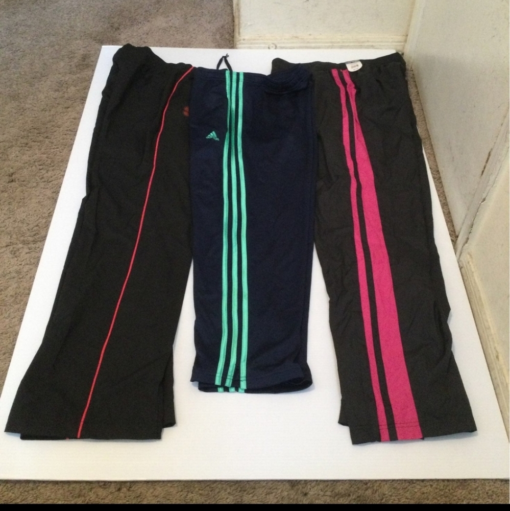 LADIES LITS OF 3 SWEAT SPIRTS PANTS SIZE MEDIUM